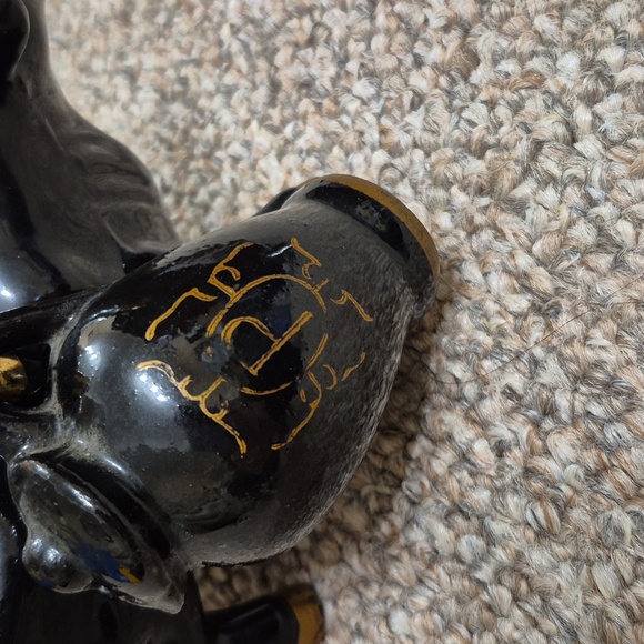 Vintage Black and Gold Ceramic Bull Figurine Salt & Pepper Shakers Made In Japan - Picture 4 of 11